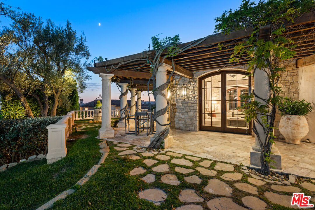 MLS #25597447 image #8