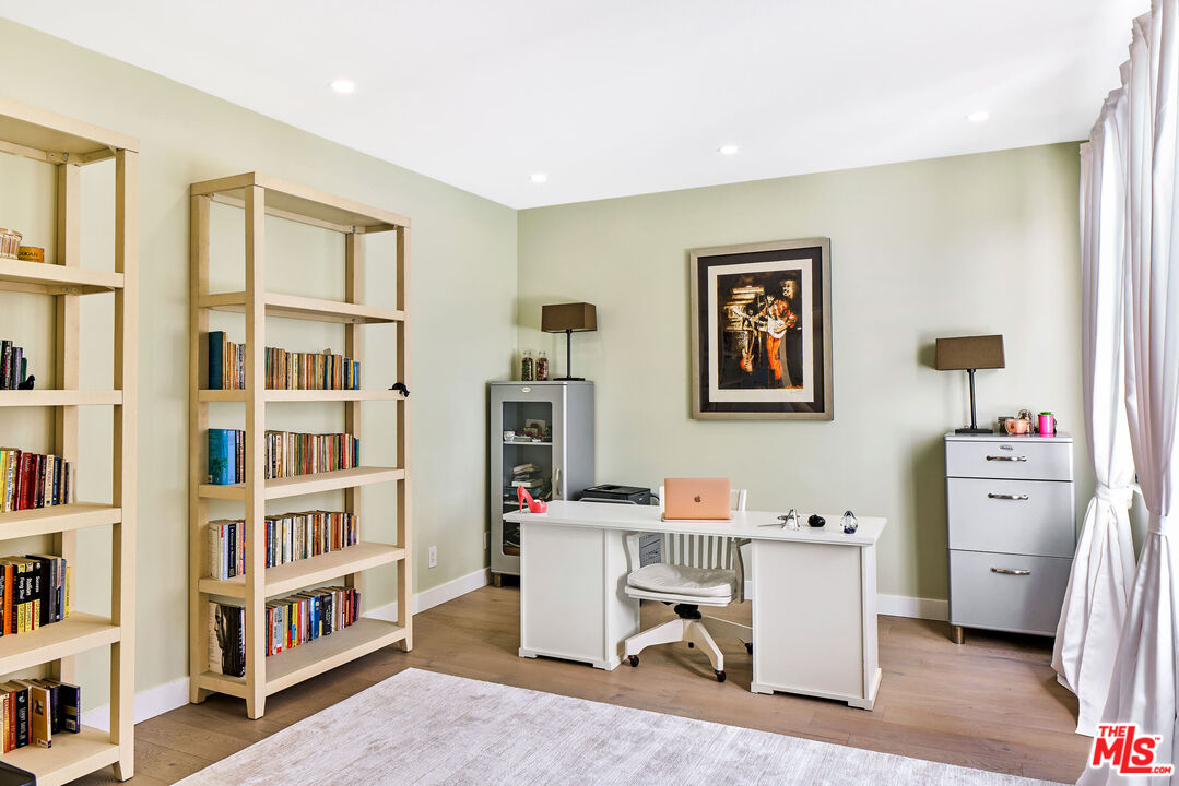 MLS #25597449 image #17