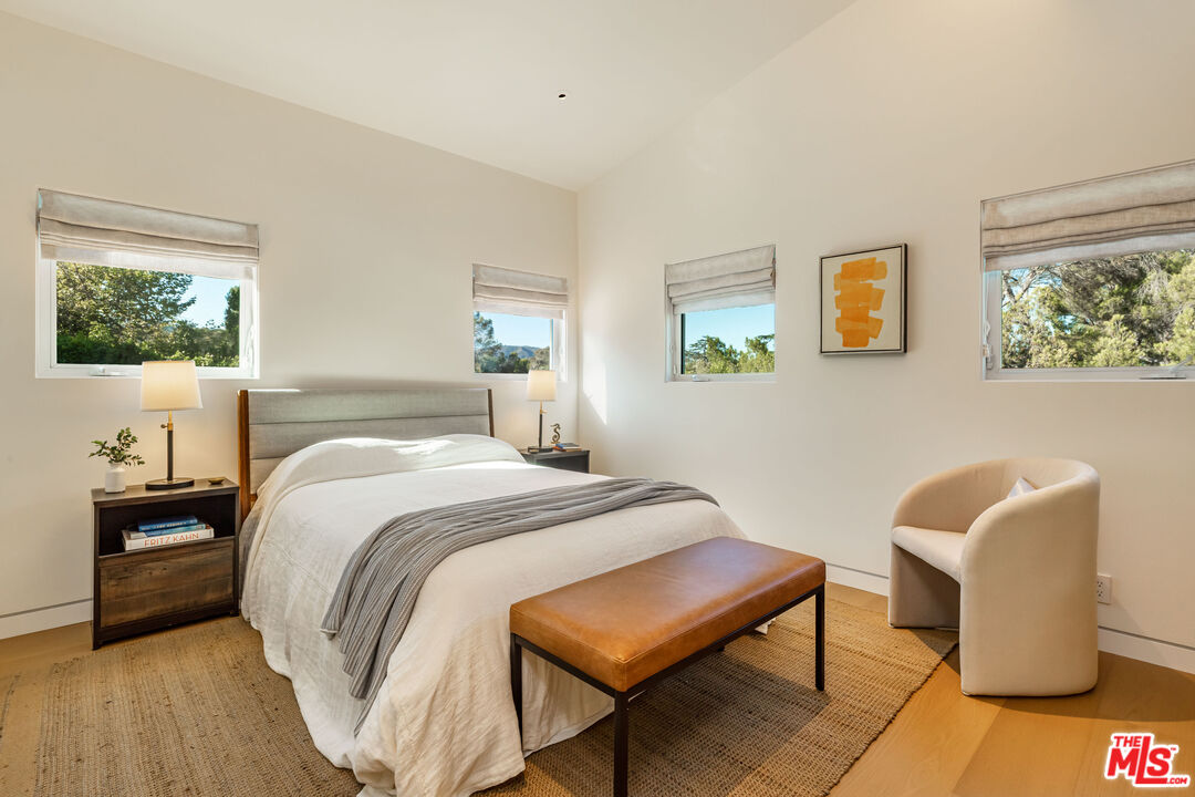 MLS #25597503 image #29