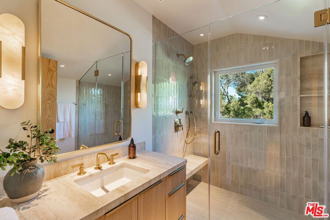 MLS #25597503 image #30