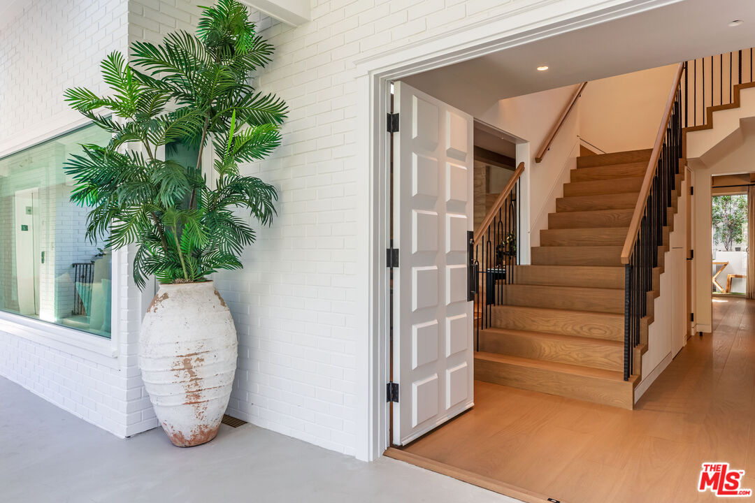 MLS #25597503 image #3