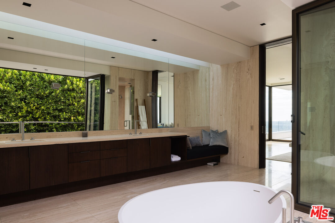 MLS #25597515 image #23