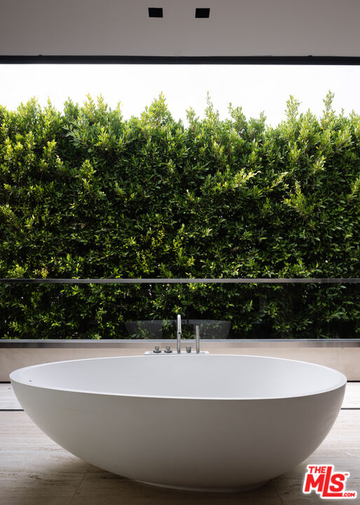 MLS #25597515 image #24