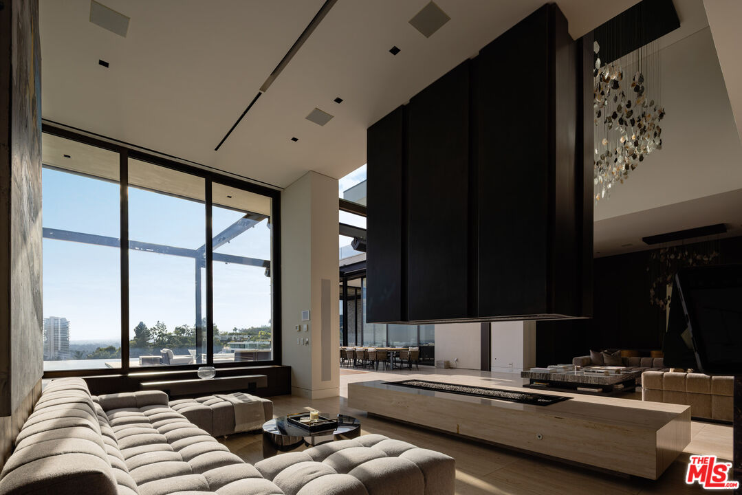 MLS #25597515 image #3