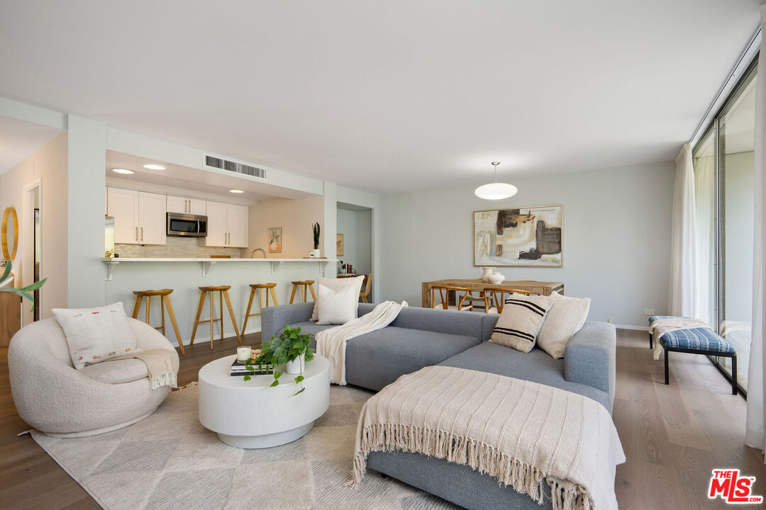 MLS #25597531 image #2