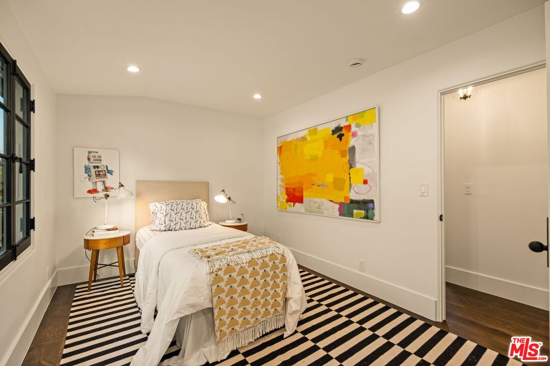 MLS #25597557 image #31