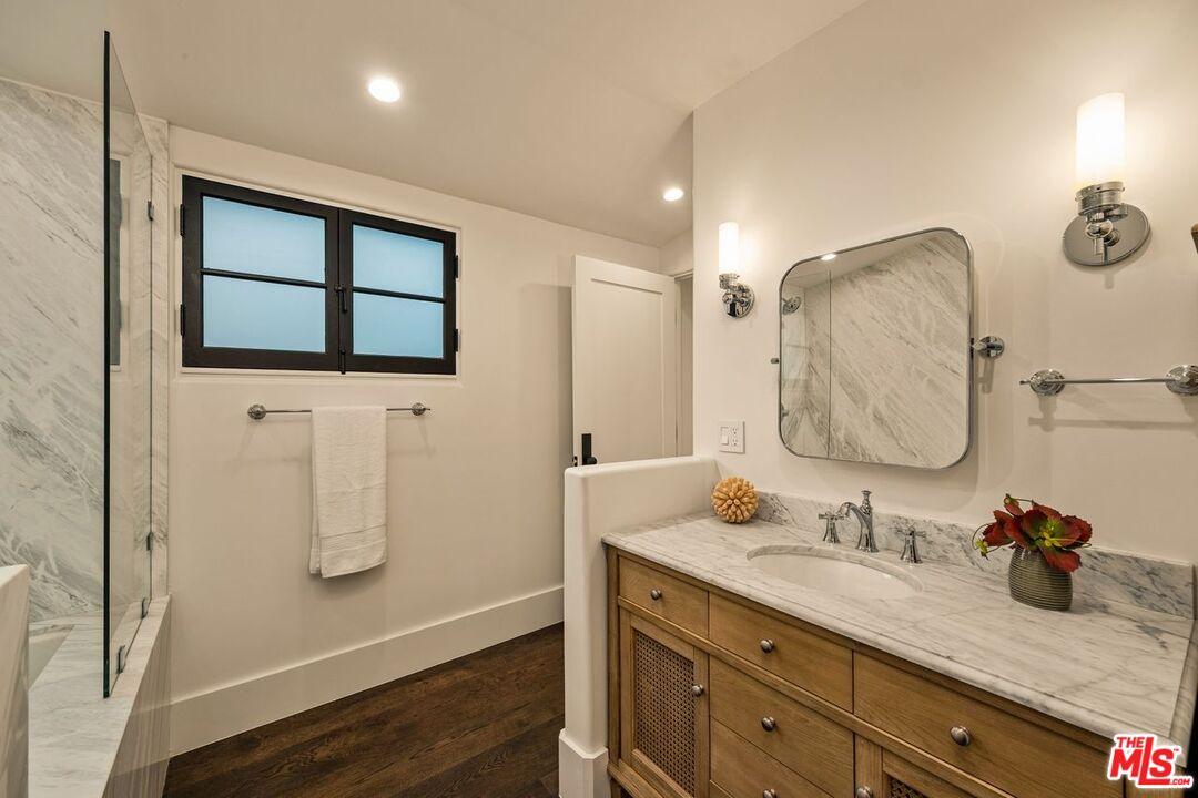 MLS #25597557 image #32