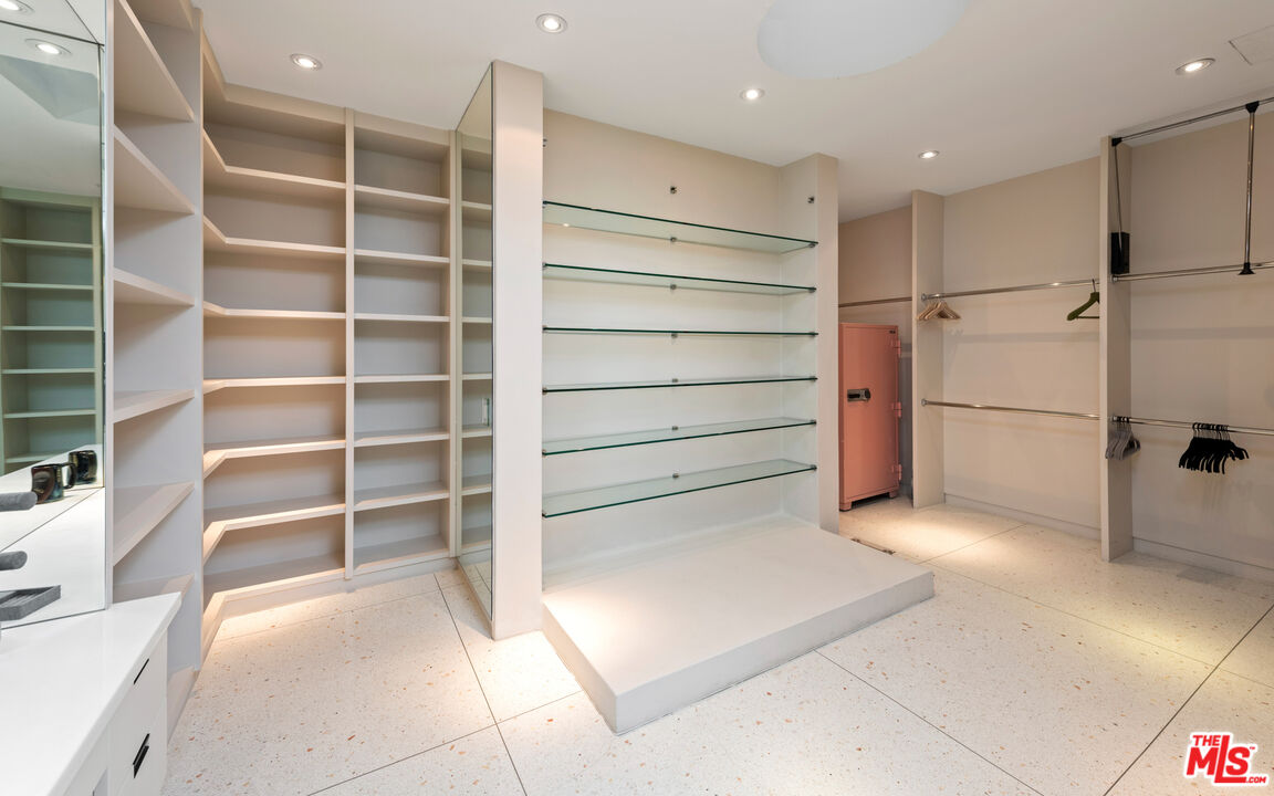 MLS #25597619 image #33