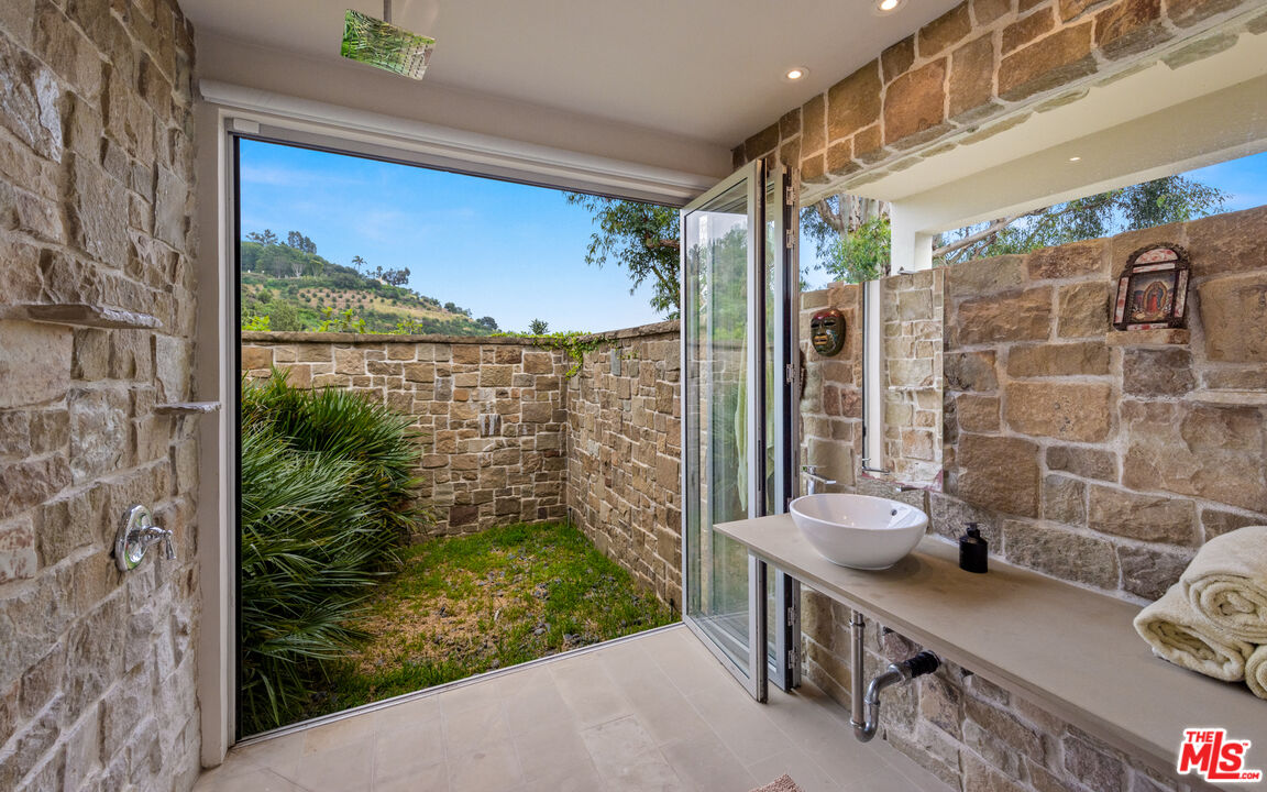 MLS #25597619 image #45