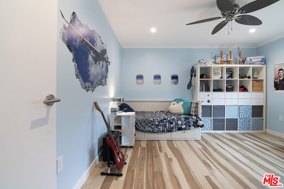 MLS #25597645 image #18