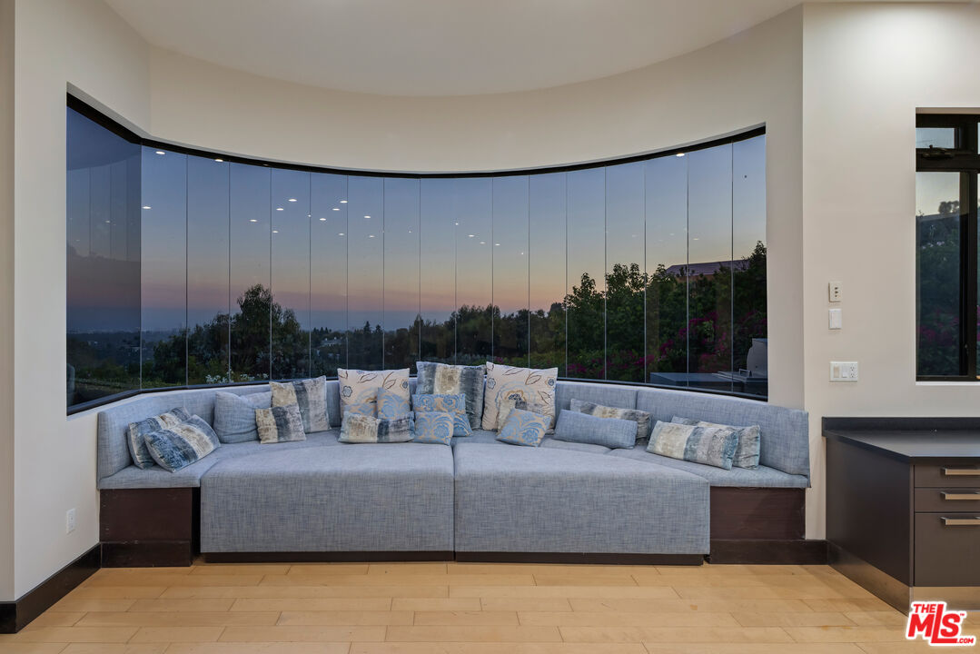 MLS #25597891 image #9