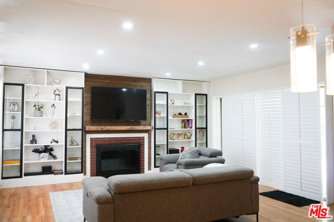 MLS #25598501 image #2