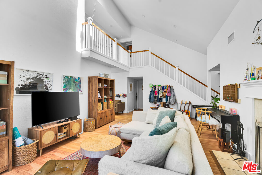 MLS #25598525 image #2