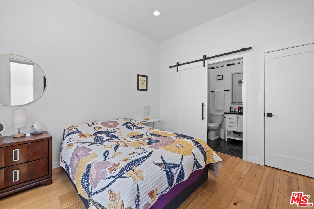 MLS #25598617 image #24