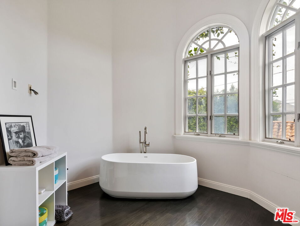 MLS #25598737 image #16