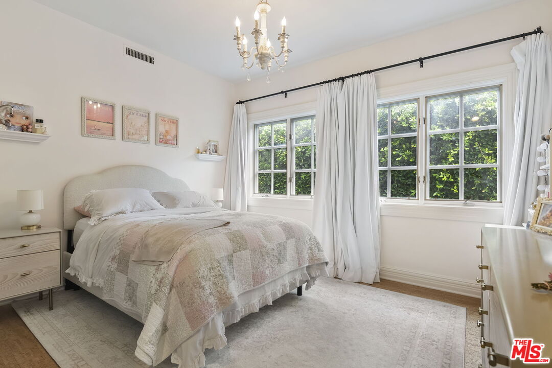 MLS #25598737 image #18