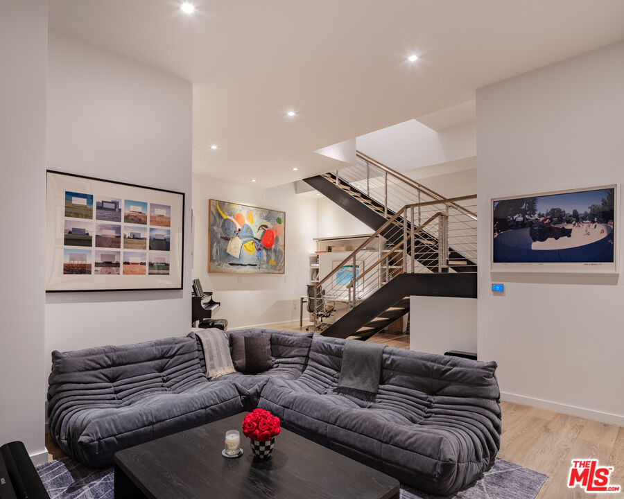 MLS #25598831 image #16