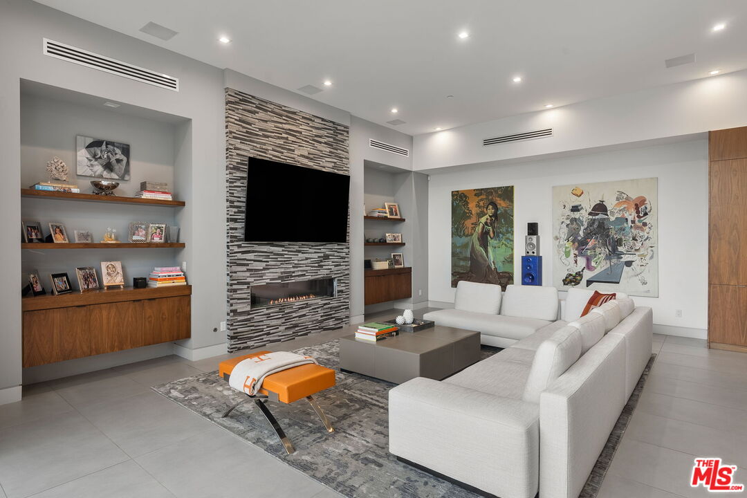 MLS #25598989 image #13