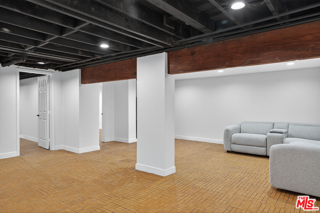 MLS #25599331 image #60