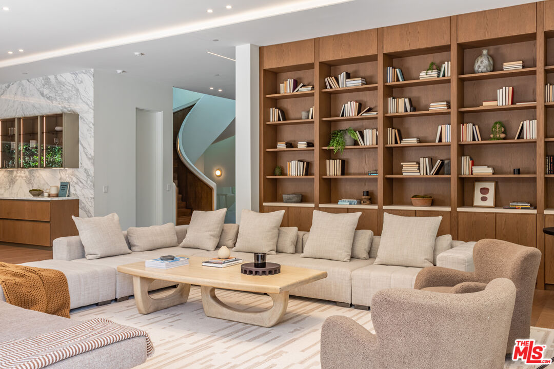 MLS #25599845 image #9