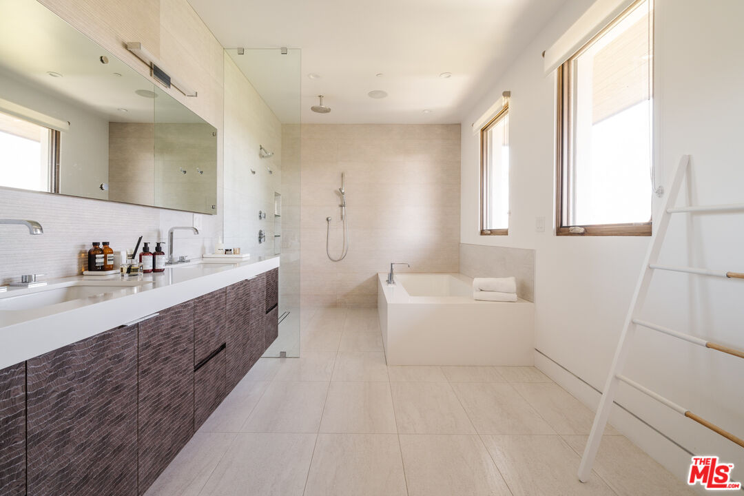 MLS #25599883 image #20