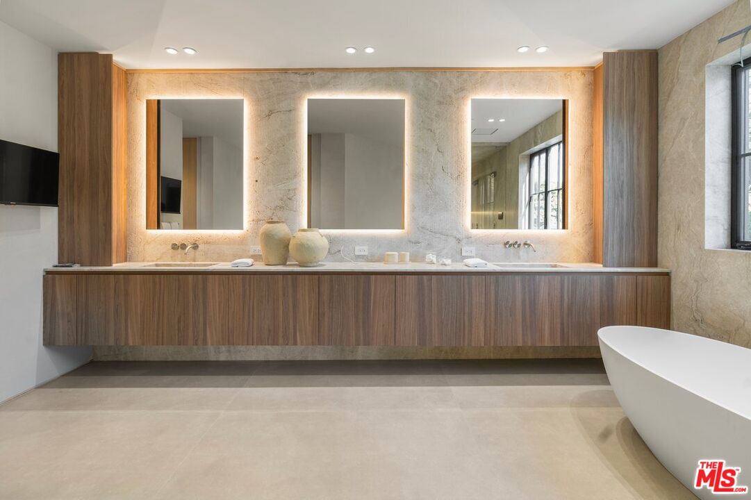 MLS #25600081 image #11