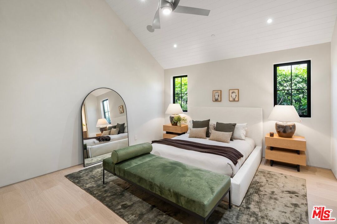 MLS #25600081 image #17