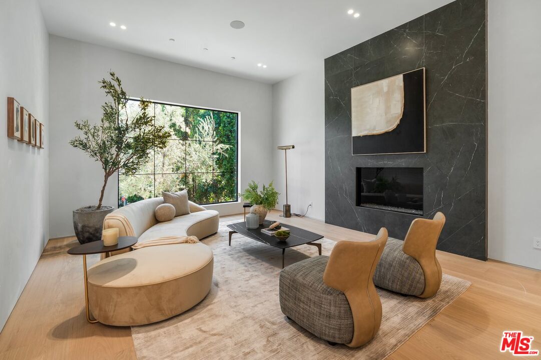 MLS #25600081 image #18