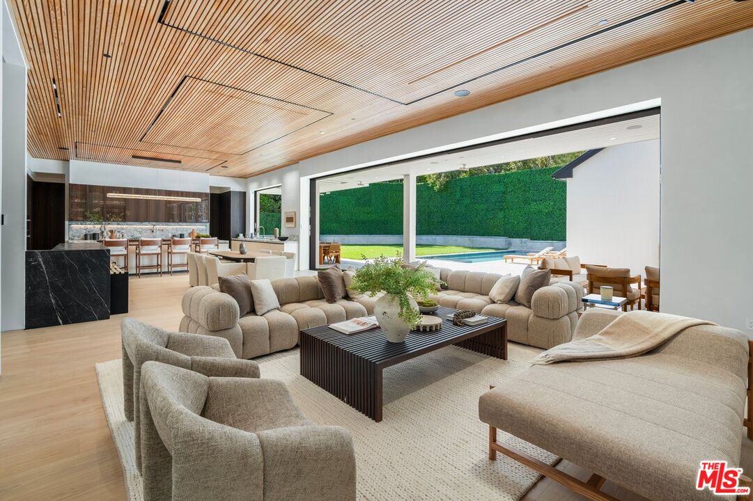 MLS #25600081 image #1