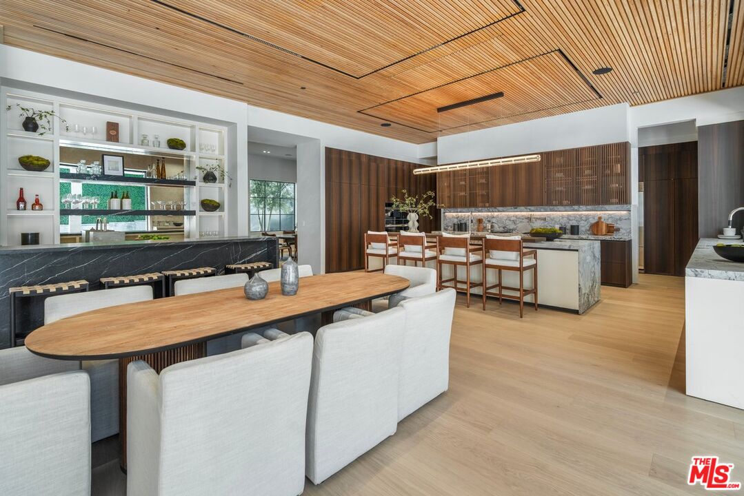 MLS #25600081 image #2