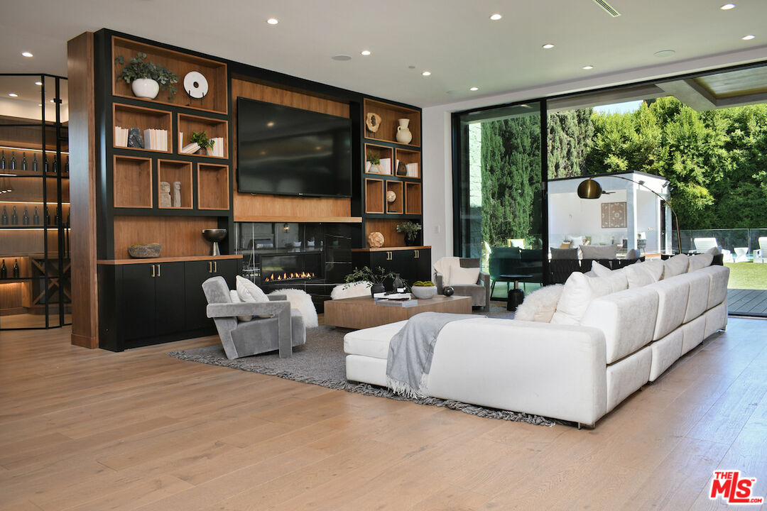 MLS #25600165 image #9