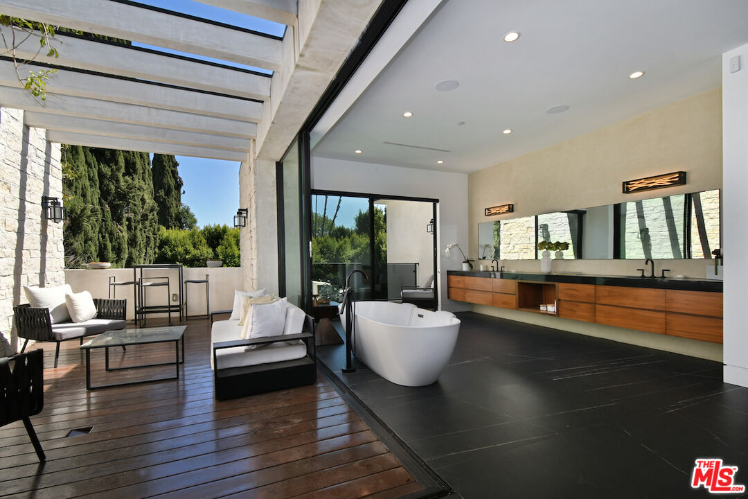 MLS #25600165 image #21