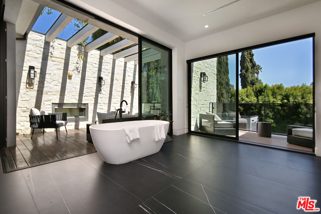 MLS #25600165 image #23