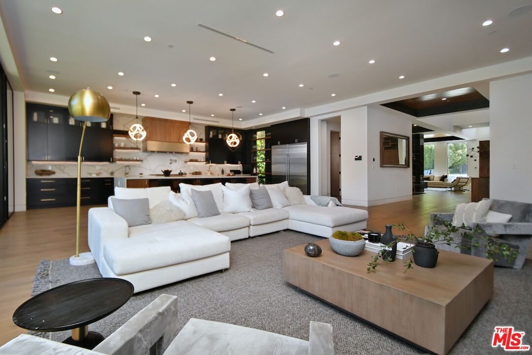 MLS #25600165 image #8