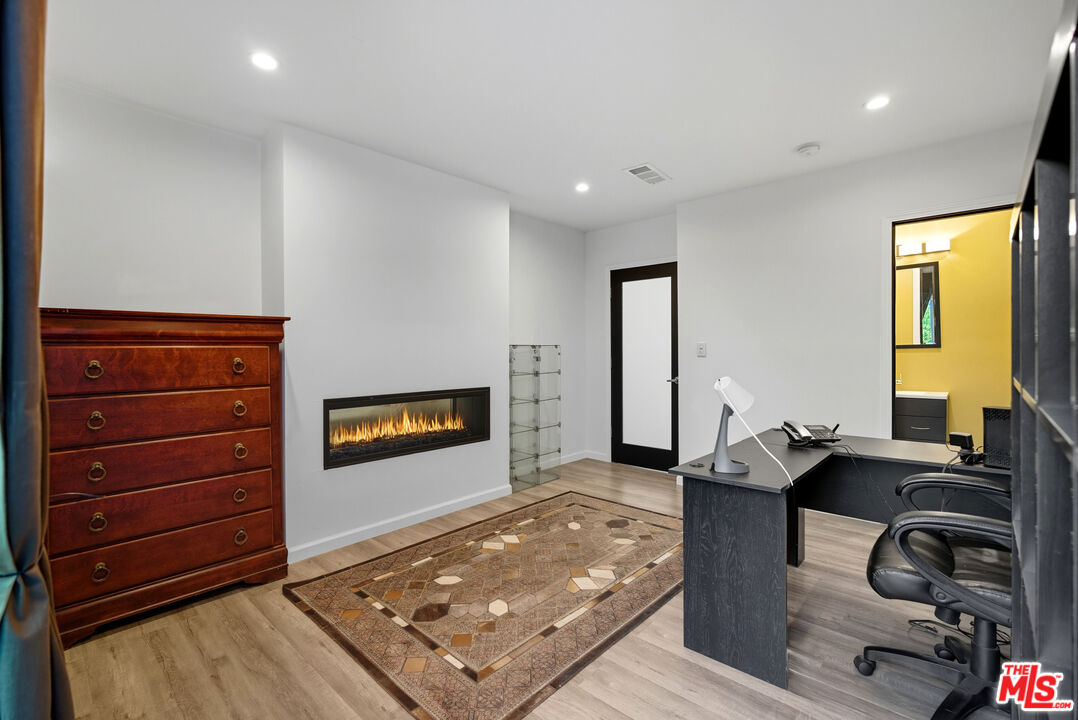 MLS #25600179 image #14