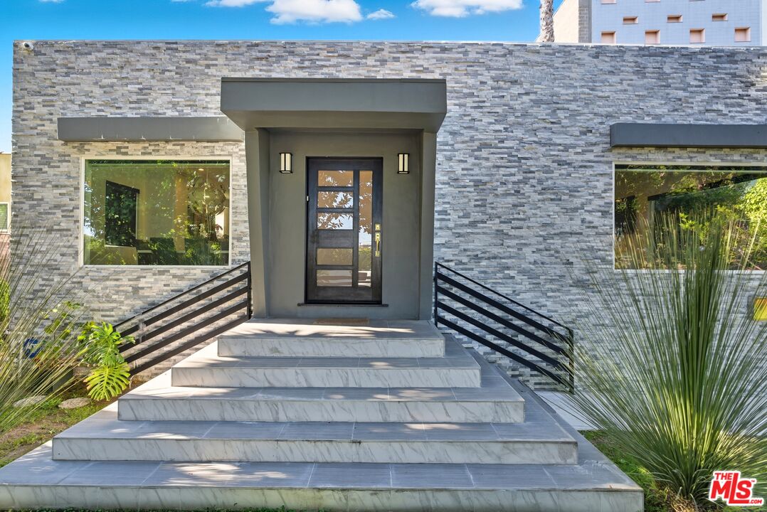 MLS #25600179 image #2