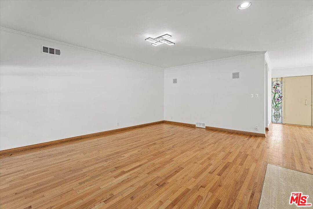 MLS #25600187 image #42