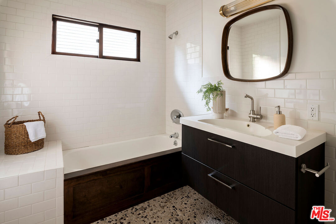 MLS #25600233 image #11