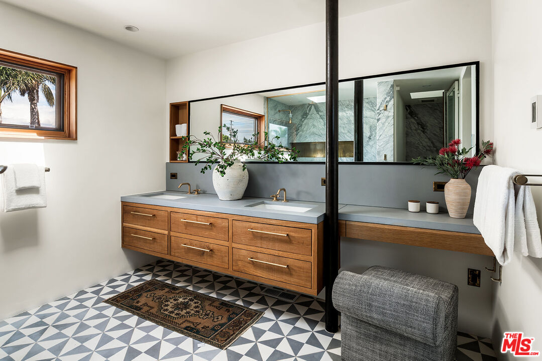 MLS #25600233 image #23