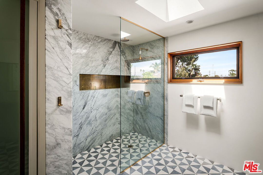 MLS #25600233 image #24