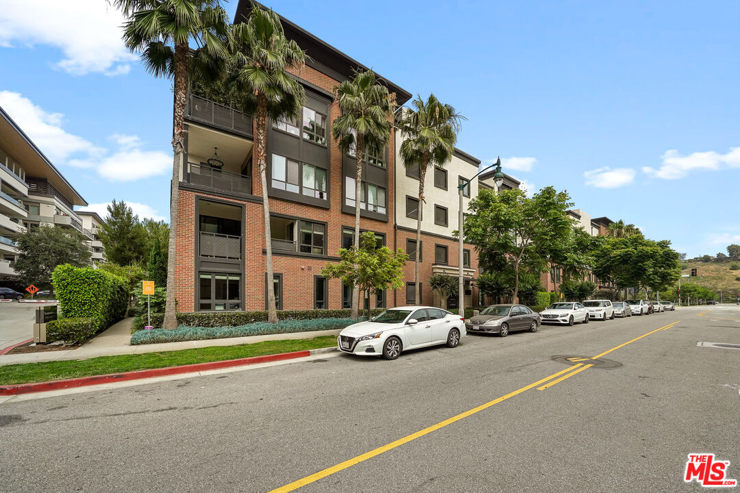 MLS #25600655 image #1