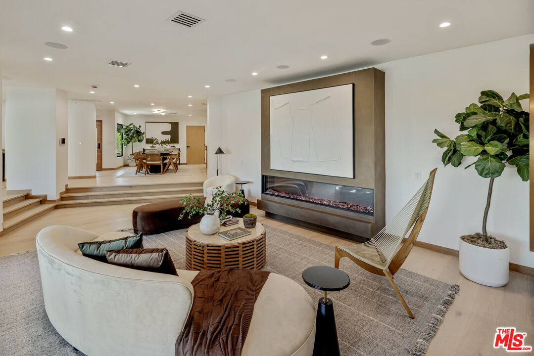 MLS #25600659 image #10