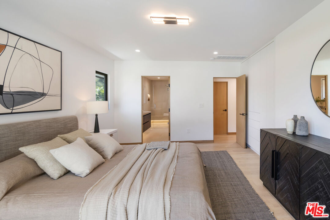 MLS #25600659 image #18