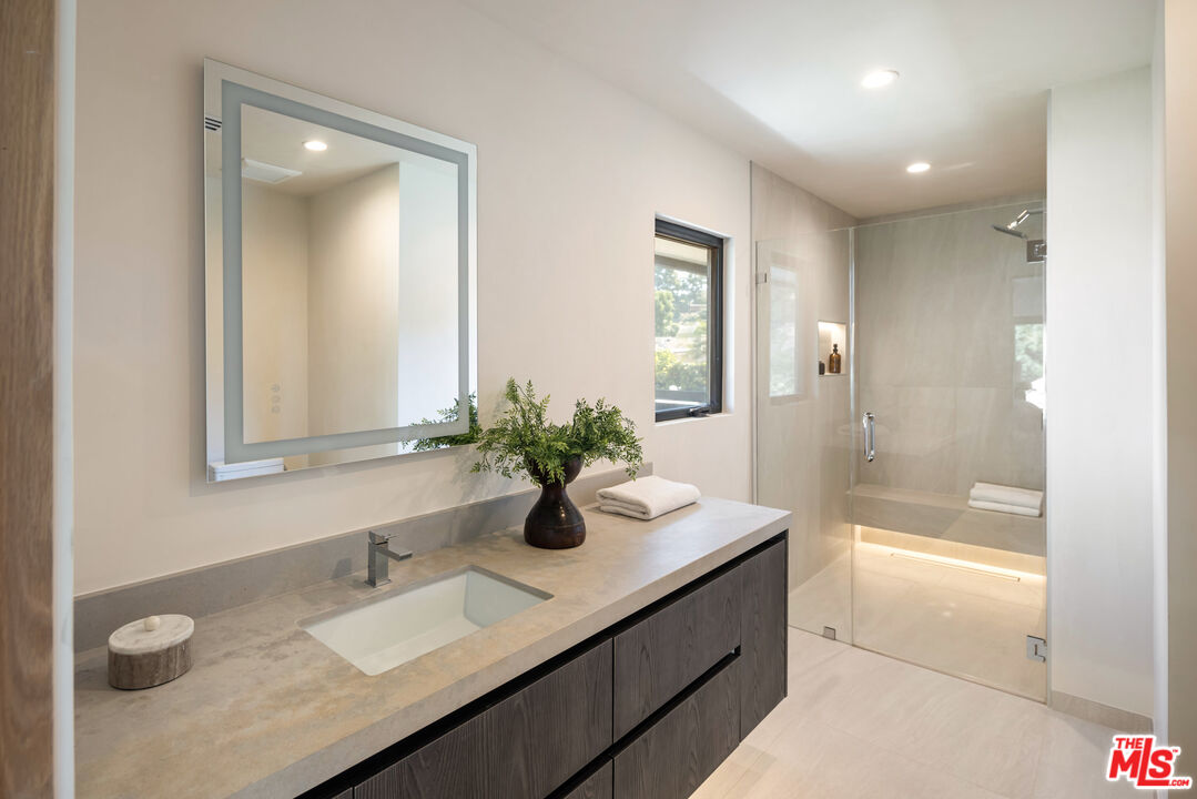 MLS #25600659 image #21