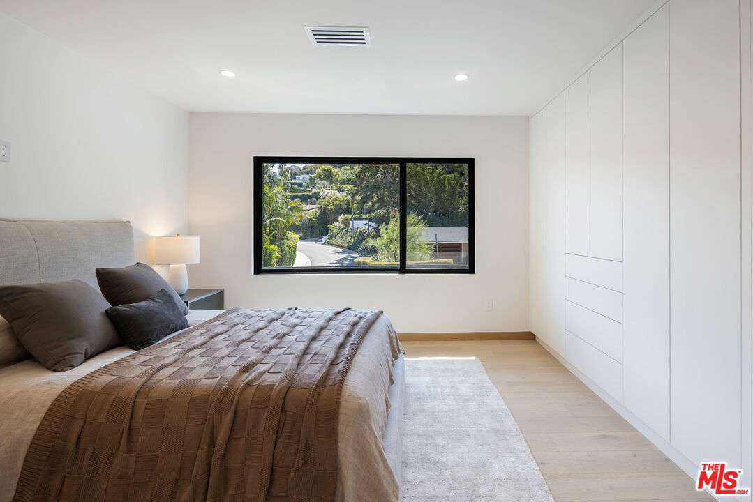 MLS #25600659 image #23