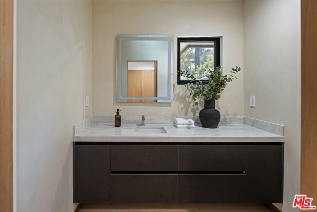 MLS #25600659 image #24