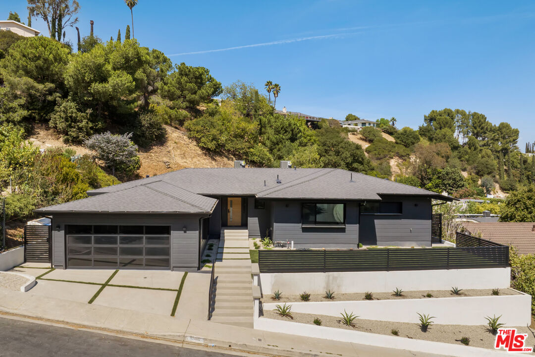 MLS #25600659 image #0