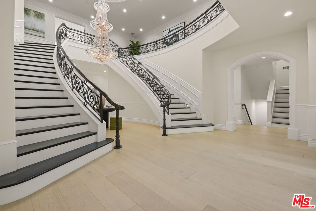 MLS #25600845 image #1