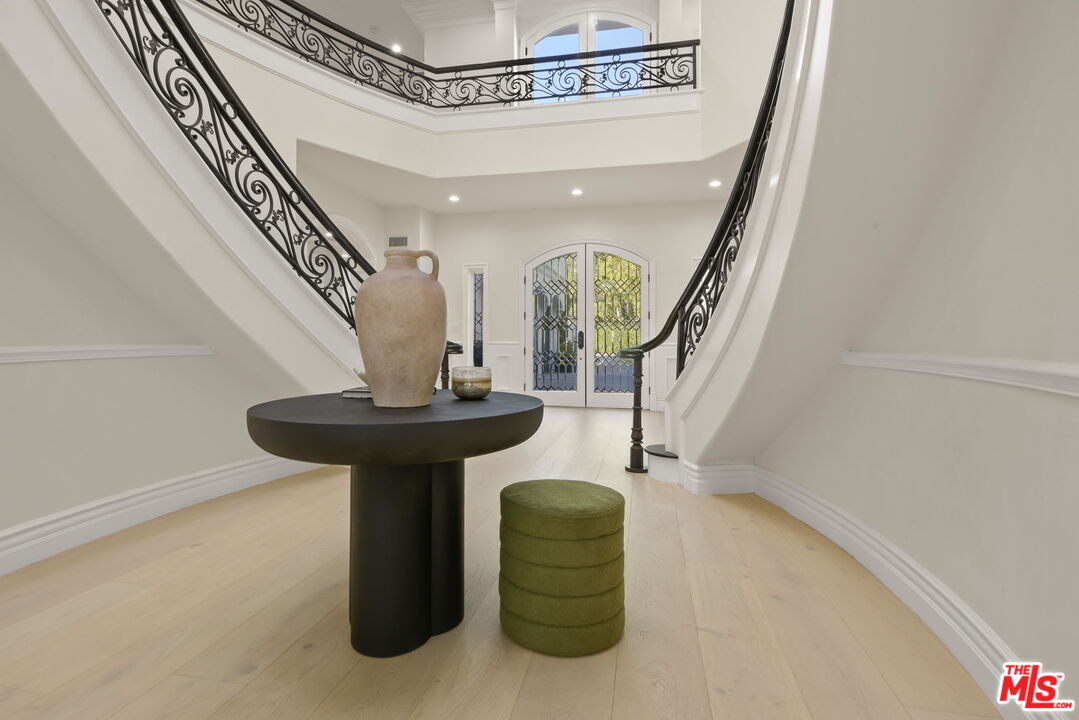 MLS #25600845 image #3