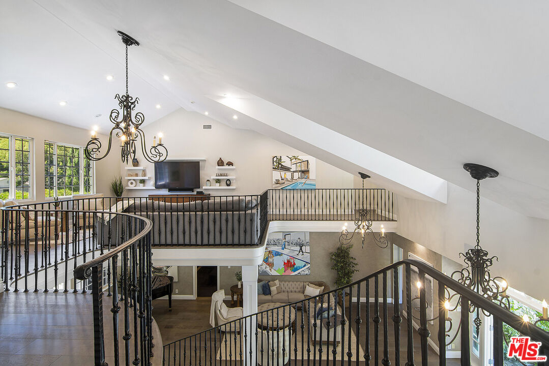 MLS #25600911 image #37